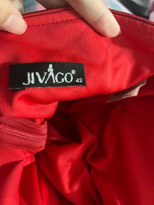 Красное платье от JIVAGO