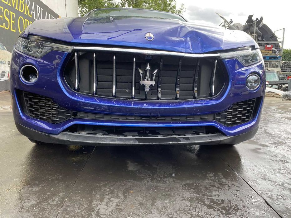 Dezmembrez Maserati Levante 3.0 benzina/far levante/capota/far/stop/