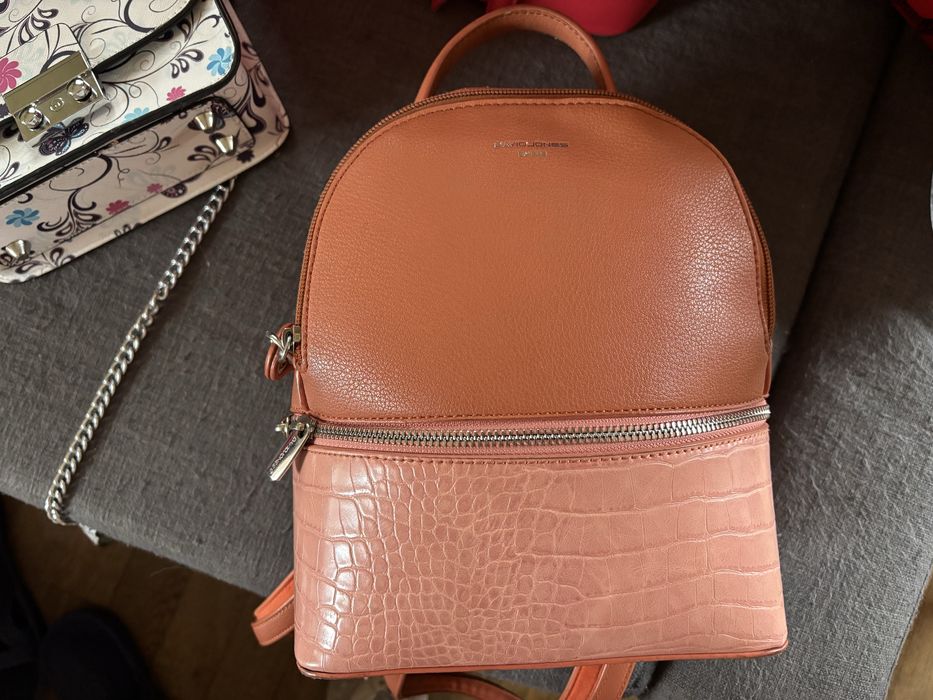 Чанти Axel, Doca, David Jones