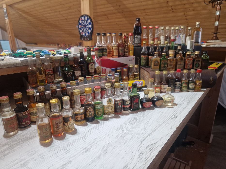Sticlute miniaturi fără alcool