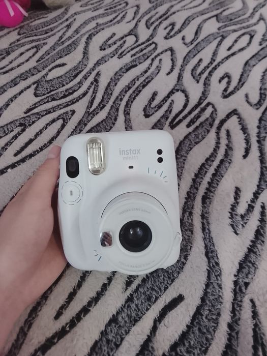 Instax mini 11  продается