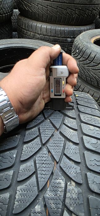 Гуми 2бр 215/40/17 - 1бр  - 38 евро
