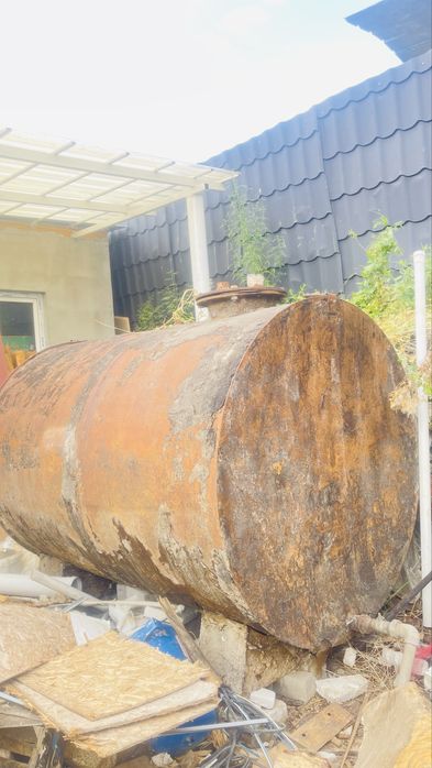 Емкость из под саляры ! Дешево !