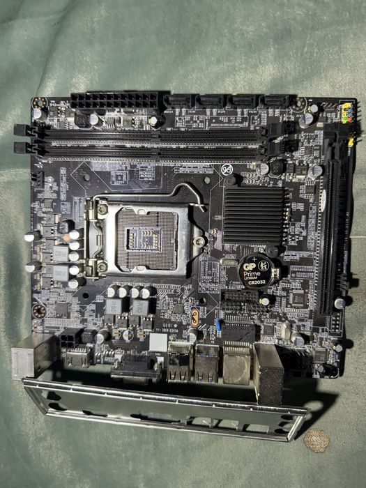 Материнская плата OE H110 V1 Mini-ITX / LGA1151 6 поколение
