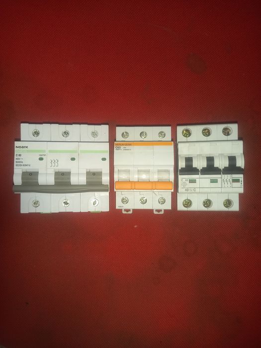 Автоматичен предпазител бушон трифазен 80А  / 63А  / 40А  /