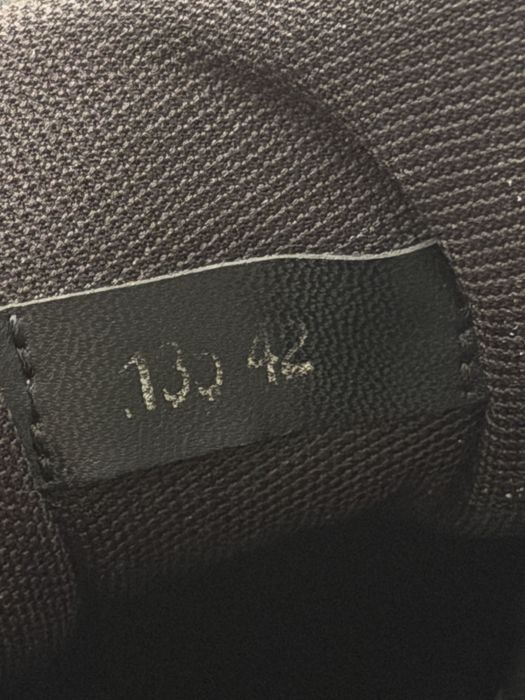 Продам кроссовки Dior