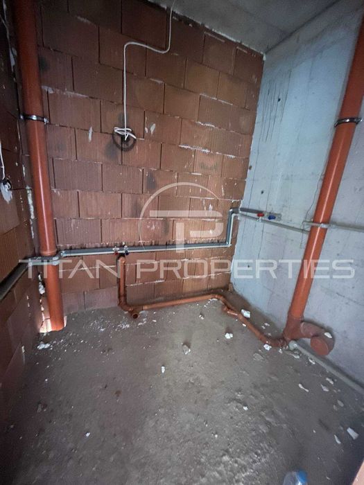 Продава се Двустаен апартамент в Пловдив, Остромила - 70 кв.м за 1101 €/кв.м - Снимка #2