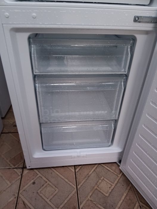 Комбиниран хладилник с фризер Сименс Siemens А+++ 2 години гаранция!