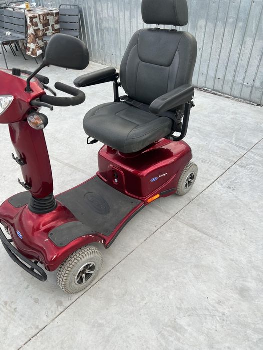 Cărucior Handicapații