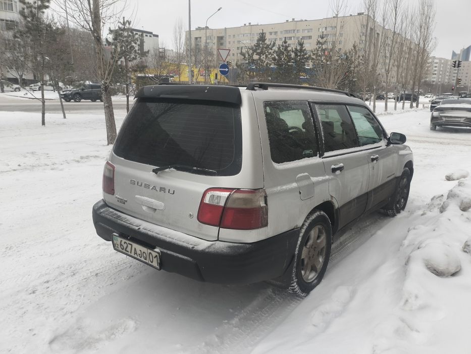 Продам машину субару