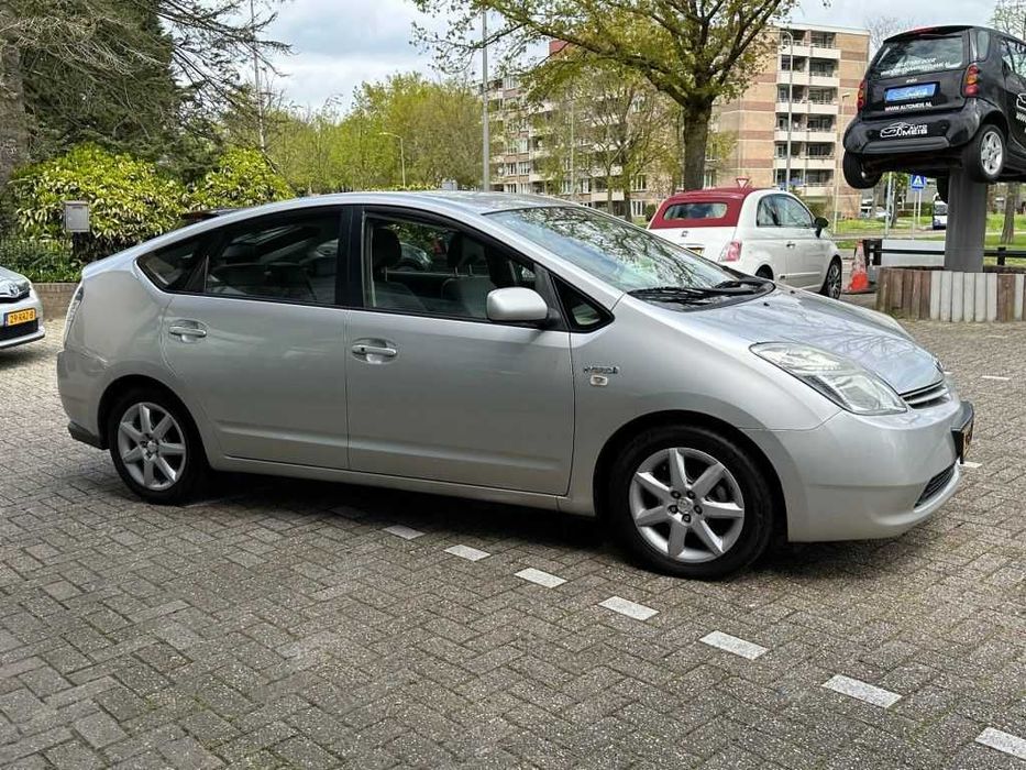 Toyota Prius 1,5 - Automata hibrid  2008 -masina econommica spatioasa