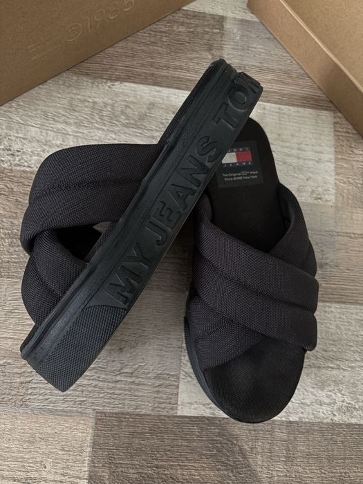 Чехли Tommy Hilfiger