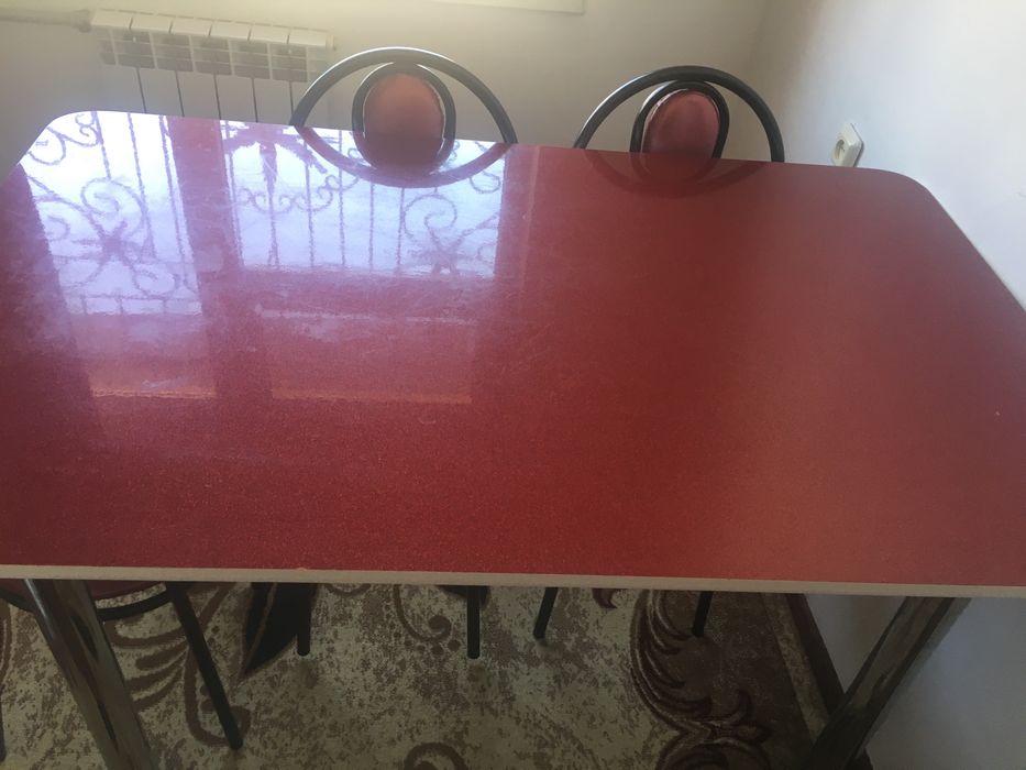 Кухонный стол, стулья