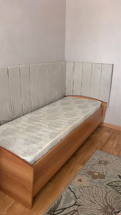 Кровать с матрасом