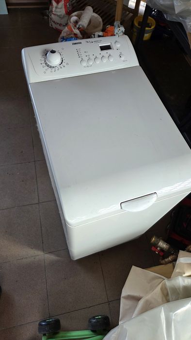 Masina de spalat rufe verticala Zanussi