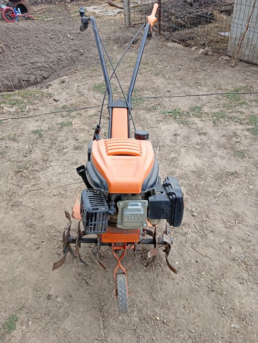 De vinzare moto cultor 5500Rs an stare de funcționare!