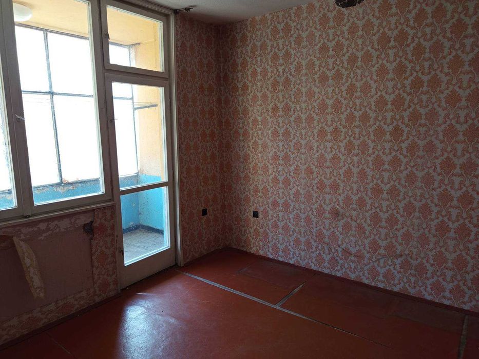 Продава се Тристаен апартамент в Казанлък - 85 кв.м за 1008 €/кв.м - Снимка #3