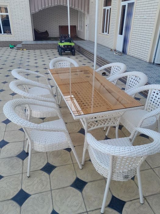 Ратан стол стул.