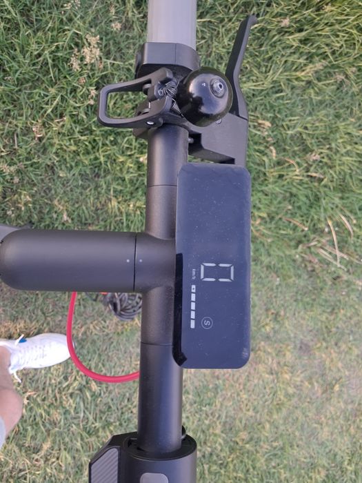 Trontinetà navee v25i pro