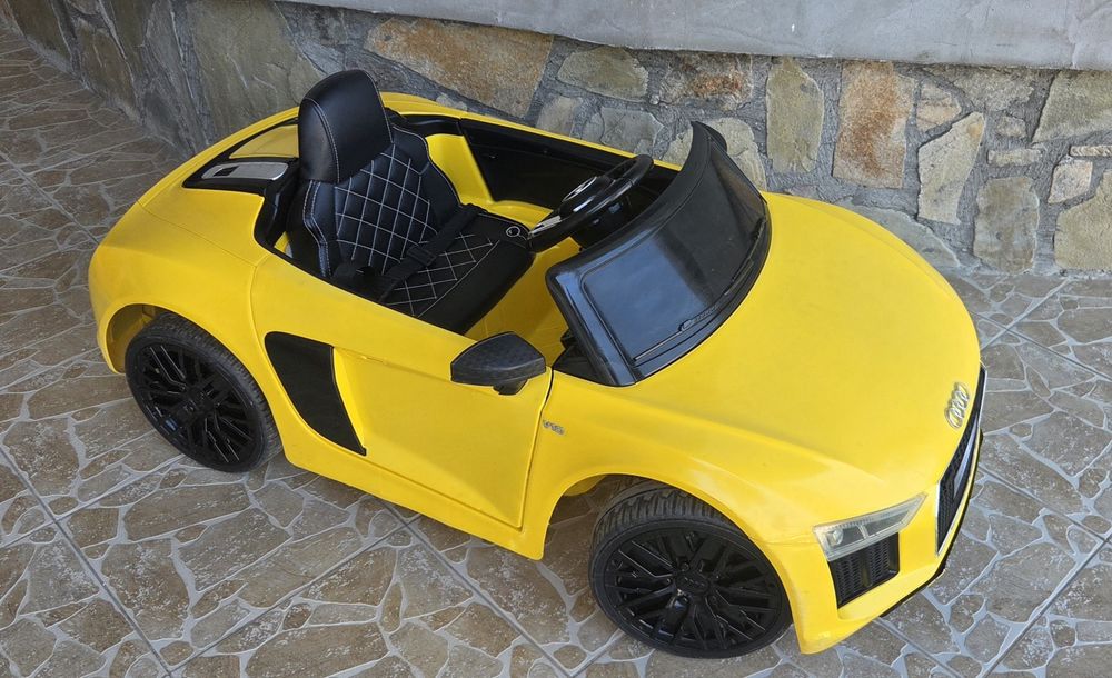 Masinuta electrica Audi R8 Spyder RS, 2 x 45W, 2.4G, galben,