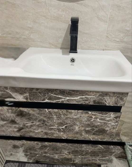 Мебель для ванны  тумба с зеркалом