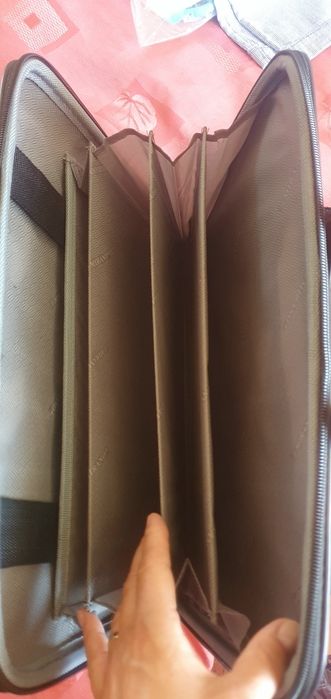 Geanta laptop 40×30×4 noua negru Mirano