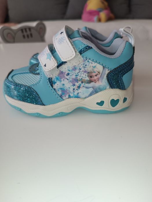 Skechers,Reebok,Zara, Frozen,боти,сандали Biomechanics и Lаsocki