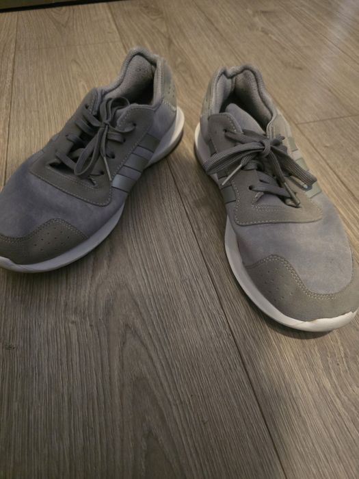 Adidasi Adidas (nu nike, nu jordan, nu amiri, nu armani, nu versace)