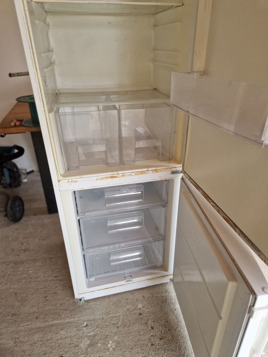 Frigider Electrolux