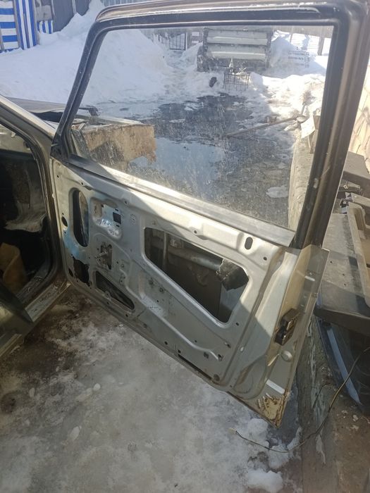 Продам двери и дверные карты на ваз