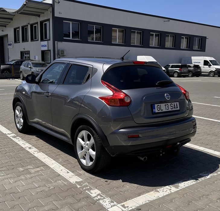 Nissan Juke  F15