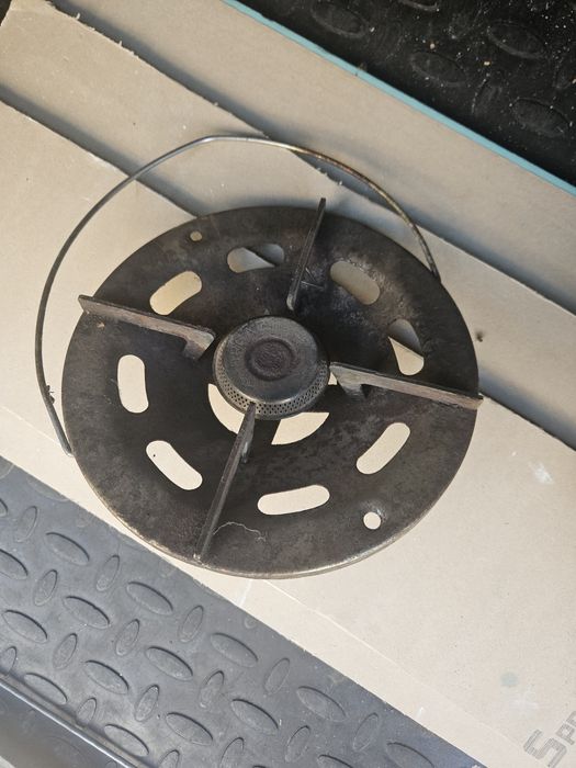 Продават се газова бутилка, котлон и редуцир вентил