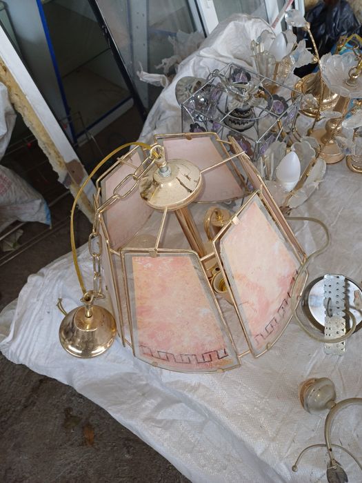 Продам люстры б/у.