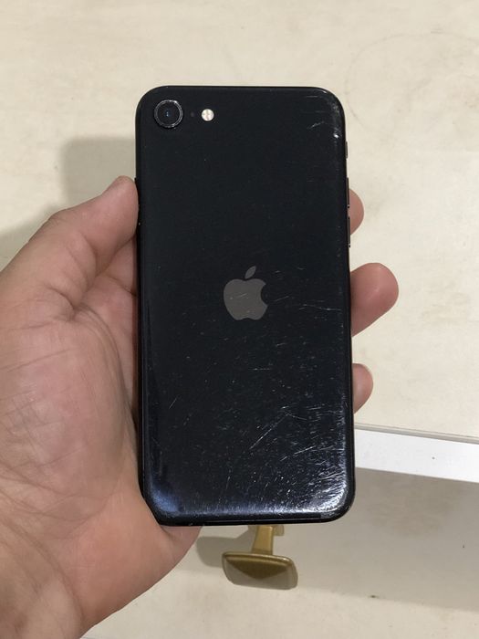 Айфон се 2020 гб