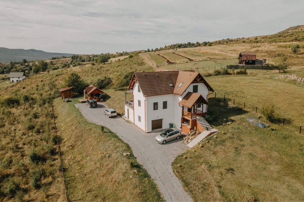 Casă de lucuit in zona liniștită