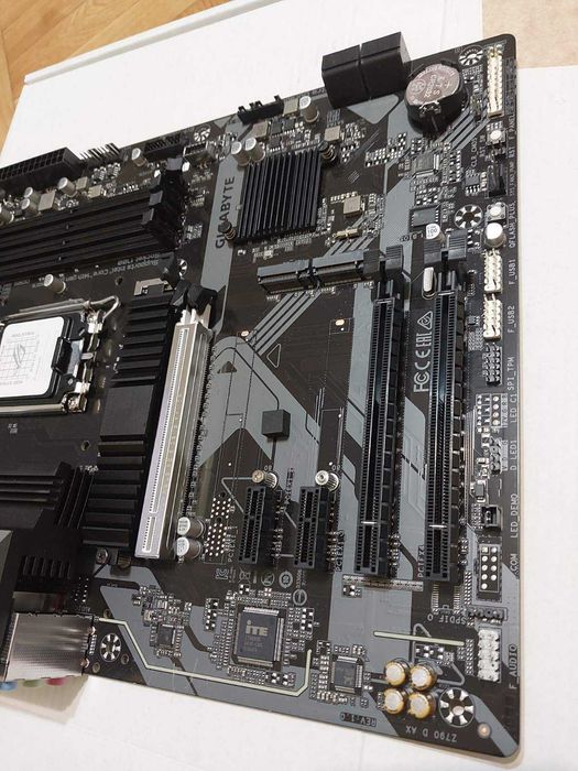 Gigabyte Z790 D AX , Wi-Fi  DDR5