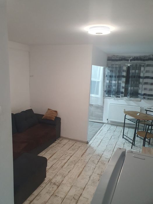 Închiriez Garsonieră zona Ploiești sud , recent renovată