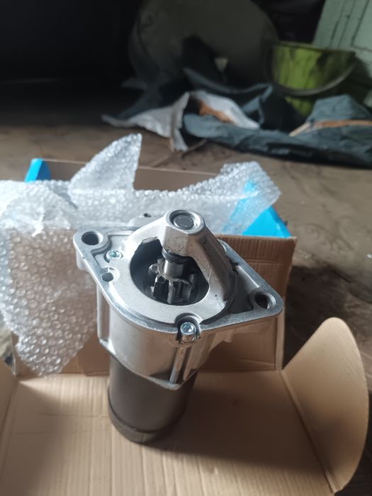 Продам стартер на Митсубиси новый