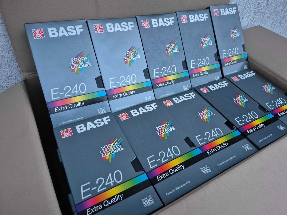 Vând lot 40 casete video VHS originale Basf,240 minute filme diferite