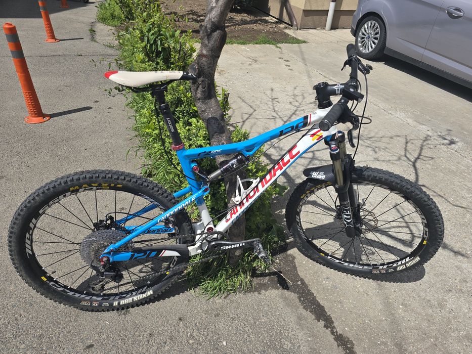 Bicicleta suspensii full reglabile Fox