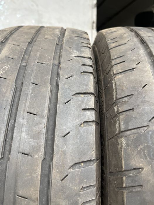2 бр. гуми за бус 205/75/16C Continental DOT 2120 5 mm