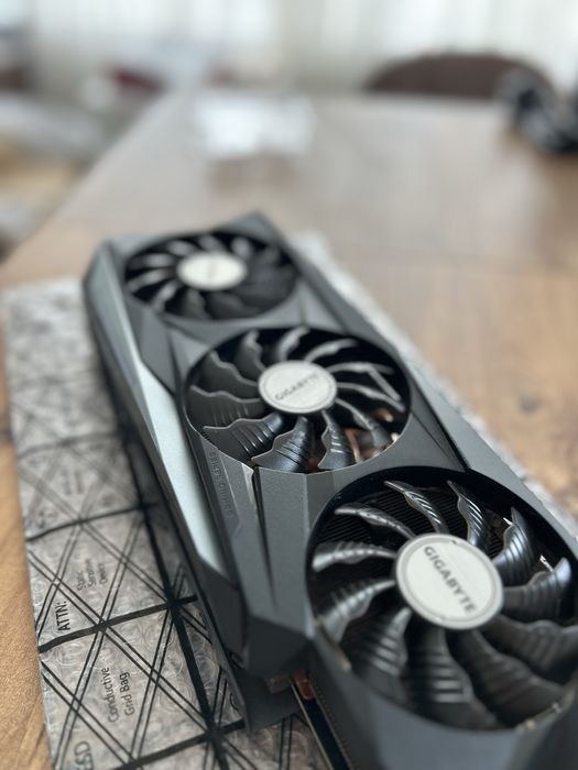 НОВ! Геймърски компютър, Ryzen 5700, 32GB RAM, RTX 3080, x570 Tomahawk