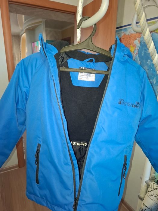 Продам детскую куртку.