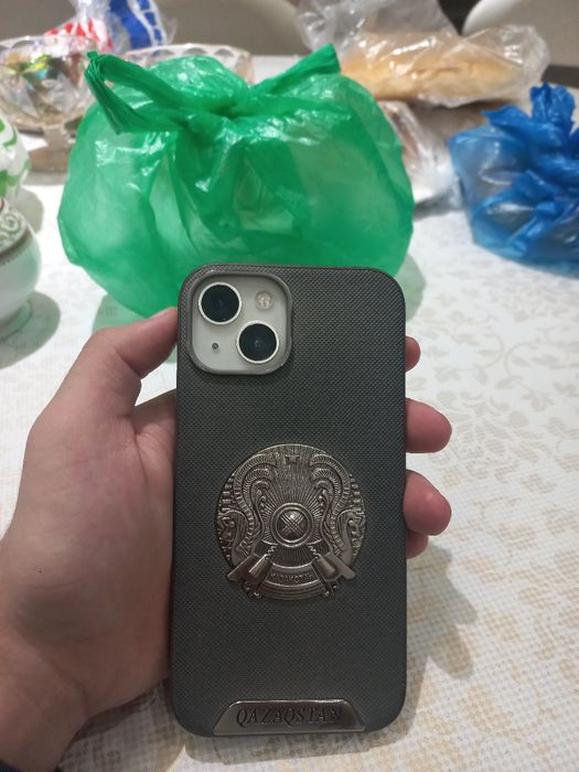 Срочно продам айфон 13