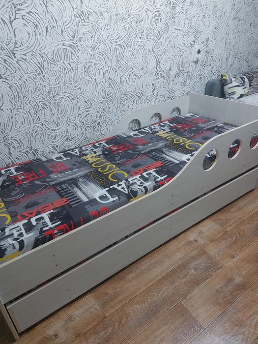 Кровать раскладывающаяся