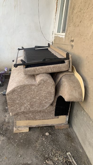 Диван в хорошом состоянии