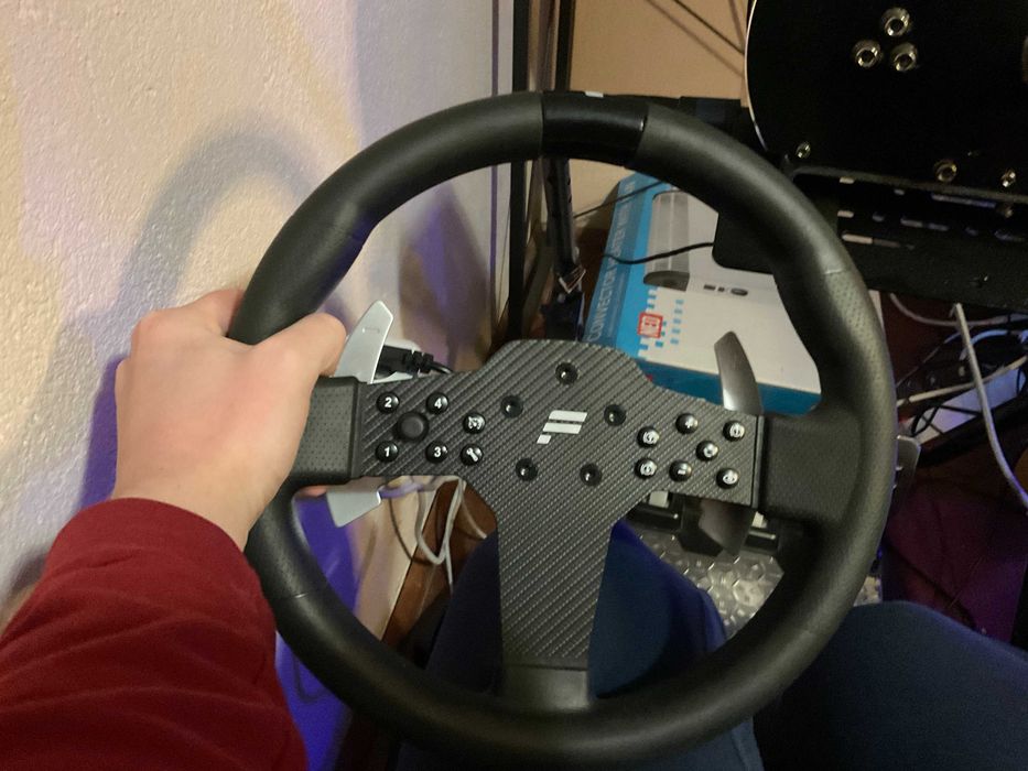 Fanatec Clubsport Base v2.5 и CSL Steering Wheel P1 V2