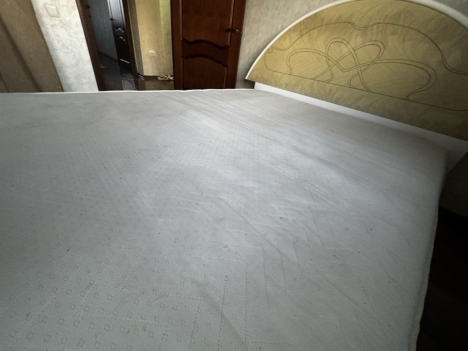 Даром матрас б/у 156*200