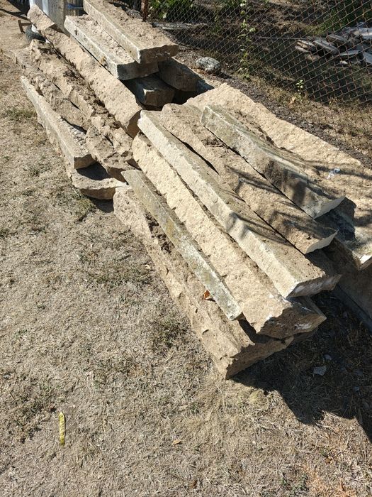 Бордюри от дялан камък