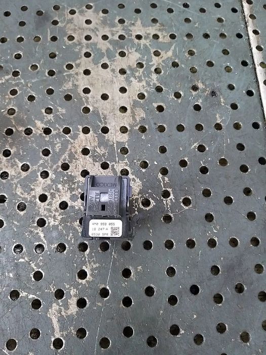 Buton geam electric dreapta fata audi a4 b9 8w 4m0959855